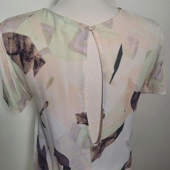 Aritzia Abstract Print Silk Low Key Hole Back Short Sleeve Hi/lo Tunic SZ S - Picture 6 of 8